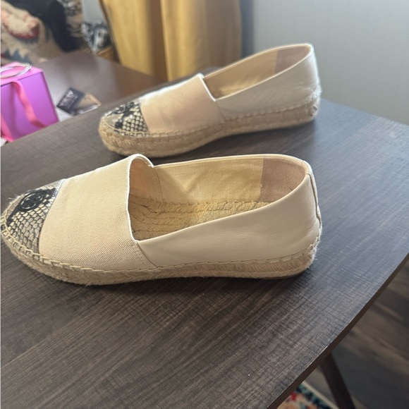 Tory Burch Cream and Black Espadrilles with Decorative Pattern - Picture 2 of 6